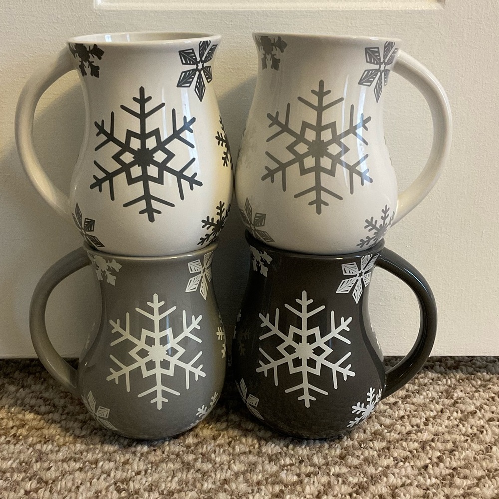 NWOT - Temptations by Tara Snowflake Mug Set - Picture 3 of 15